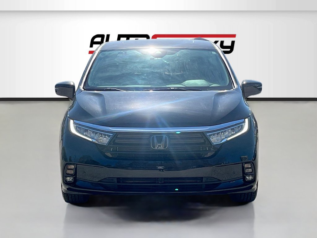 Used 2024 Honda Odyssey Elite image 2