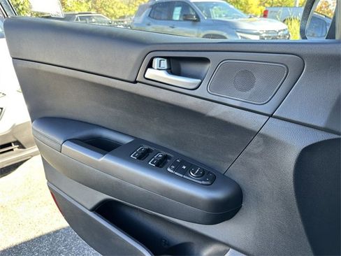 Used 2022 Kia Sportage LX image 30