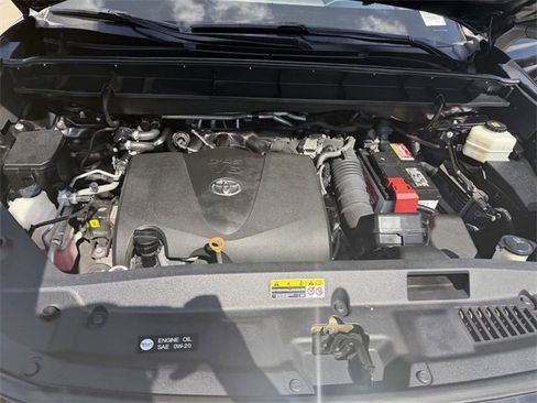 Used 2020 Toyota Highlander Limited image 28