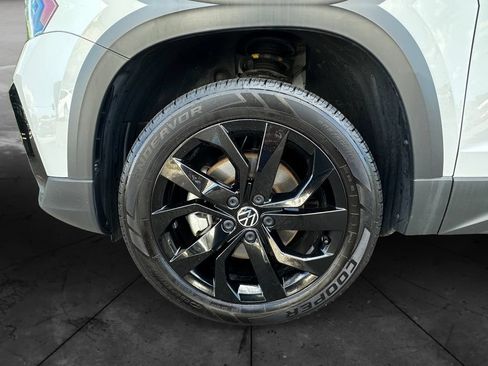 Used 2022 Volkswagen Taos SE AWD/4WD image 14