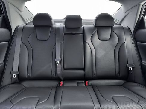 New 2026 Hyundai Elantra Limited FWD image 16