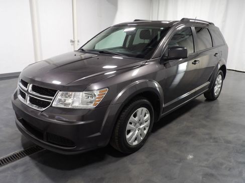 Used 2018 Dodge Journey SE image 3