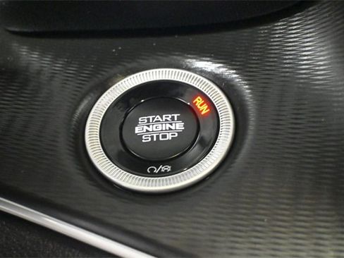 Used 2025 Jeep Grand Cherokee L Laredo image 23