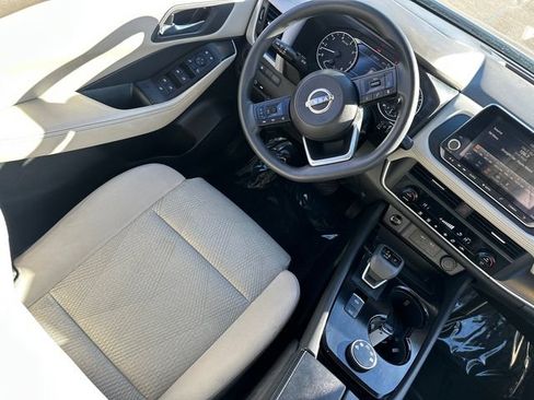 Used 2024 Nissan Rogue SV AWD/4WD image 19