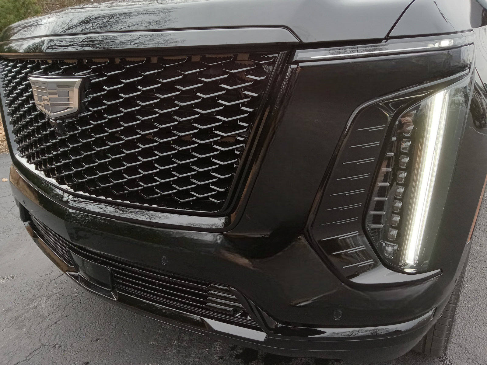 Certified 2026 Cadillac Escalade Platinum Sport w/ LPO, ONYX Package AWD/4WD image 8
