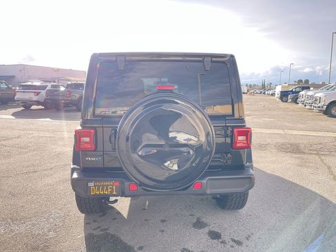 Used 2021 Jeep Wrangler Unlimited Sahara image 6