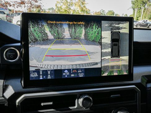 Used 2025 Toyota 4Runner Limited image 25