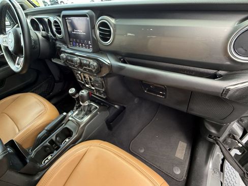 Used 2021 Jeep Wrangler Unlimited Sahara AWD/4WD image 36