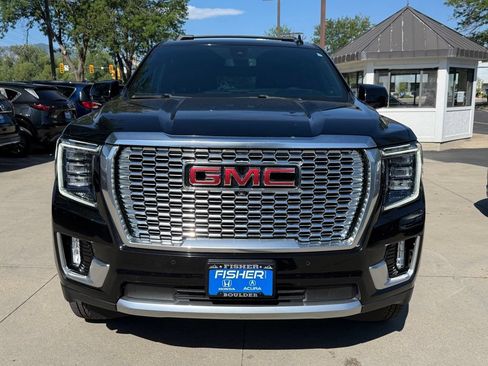 Used 2022 GMC Yukon XL Denali AWD/4WD image 9