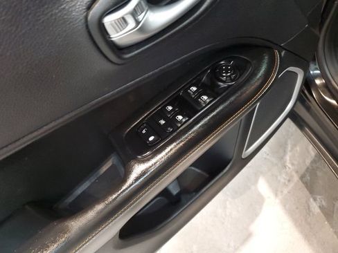 Used 2019 Jeep Compass Sport AWD/4WD image 13