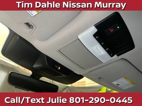 Used 2023 Nissan Pathfinder SL AWD/4WD image 32