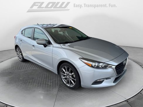 Used 2018 MAZDA MAZDA3 Touring FWD image 1