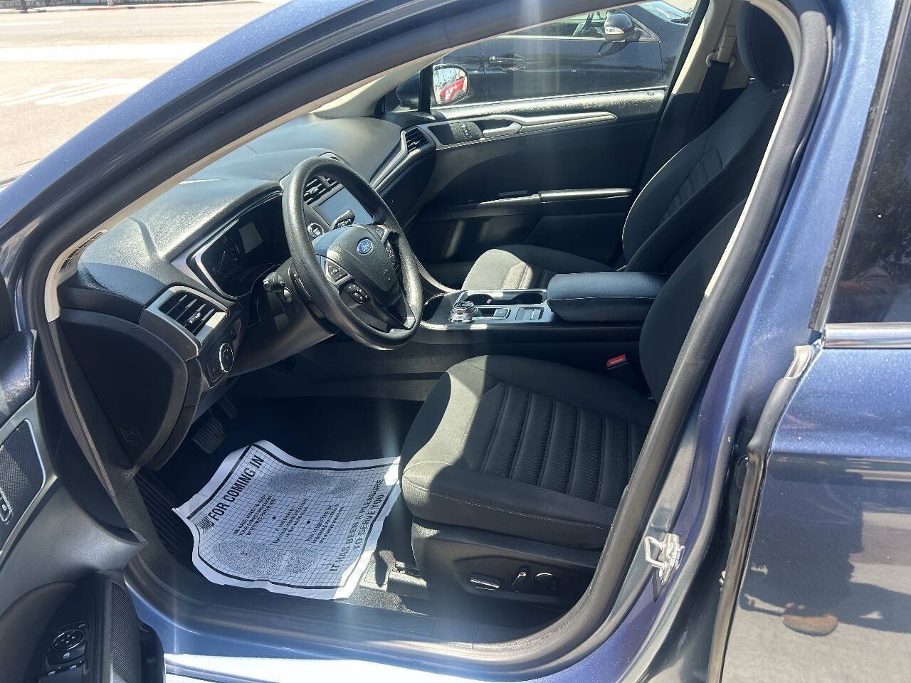 Used 2019 Ford Fusion SE FWD image 13