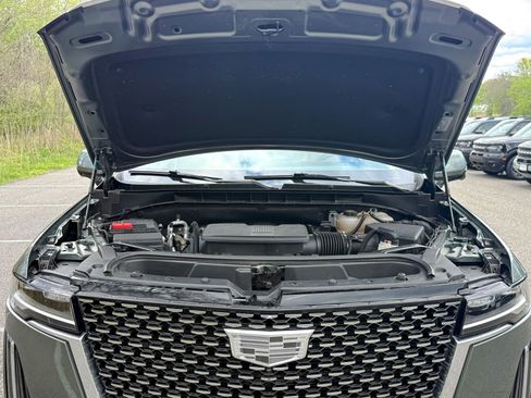 Used 2024 Cadillac Escalade Premium Luxury w/ Performance Package AWD/4WD image 15