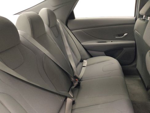 Used 2025 Hyundai Elantra SE w/ Cargo Package FWD image 19