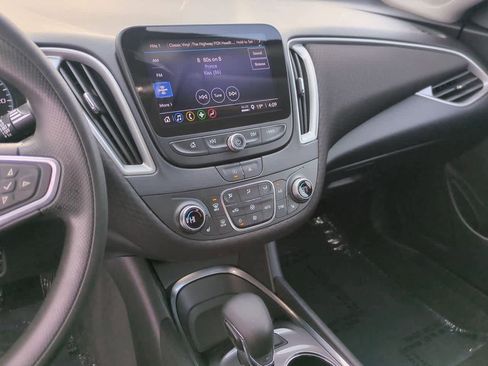 Used 2022 Chevrolet Malibu LT image 27