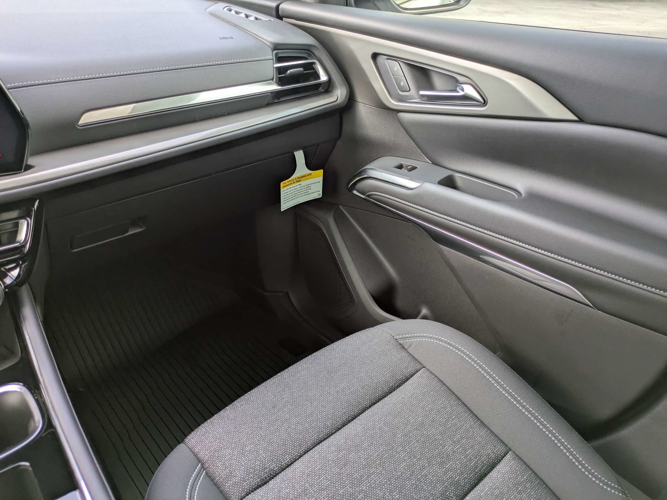 New 2027 Chevrolet Traverse LT w/ Driver Confidence Package FWD image 13