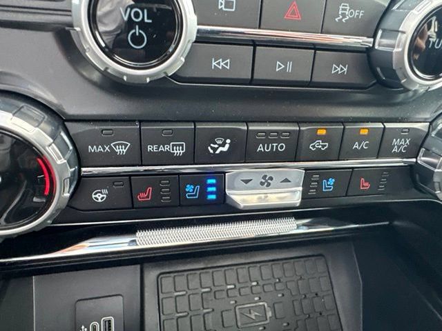 Used 2025 Ford F150 Raptor AWD/4WD image 39