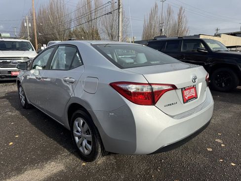 Used 2015 Toyota Corolla LE image 5