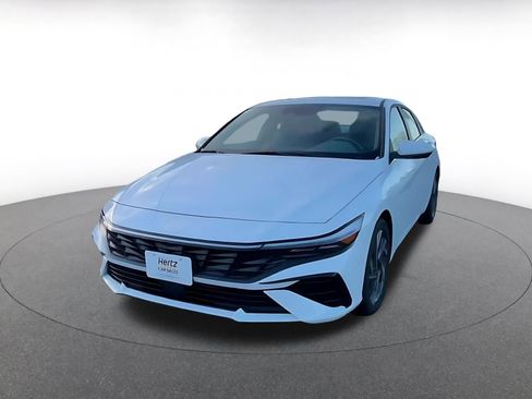 Used 2025 Hyundai Elantra SEL image 7