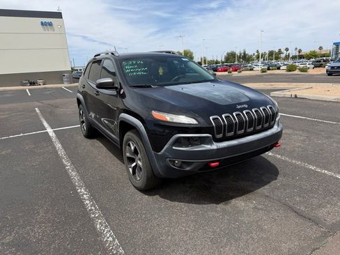 Used 2014 Jeep Cherokee Trailhawk w/ Leather Interior Group AWD/4WD image 3