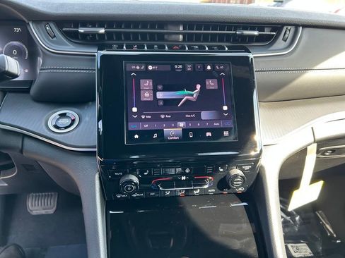 New 2025 Jeep Grand Cherokee Laredo X w/ Luxury Tech Group I image 15