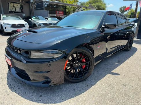 Used 2019 Dodge Charger Scat Pack w/ Dynamics Package RWD image 2