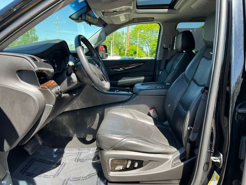 Used 2017 Cadillac Escalade Premium Luxury AWD/4WD image 21
