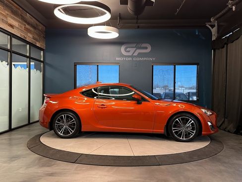 Used 2016 Scion FR-S image 2