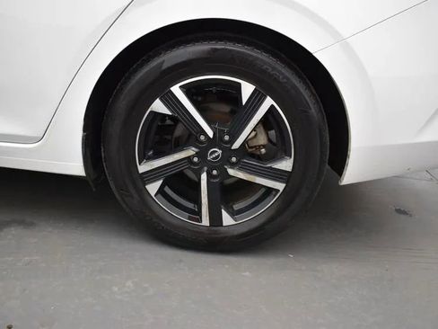 Used 2025 Nissan Sentra SV image 34