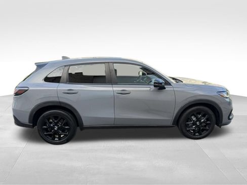 Used 2023 Honda HR-V Sport image 4