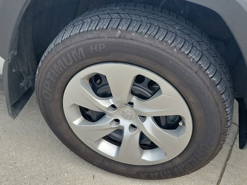 Used 2023 Toyota RAV4 LE FWD image 8