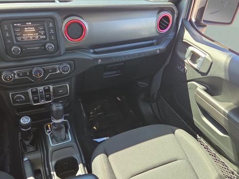 Used 2018 Jeep Wrangler Unlimited Sport S AWD/4WD image 14
