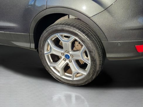 Used 2019 Ford Escape Titanium image 30