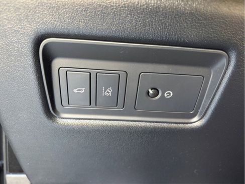 Used 2017 Land Rover Range Rover Sport HSE image 37