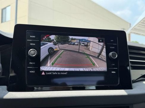 Used 2025 Volkswagen Jetta SE FWD image 29