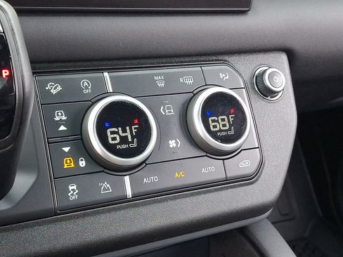 Certified 2024 Land Rover Defender 130 X-Dynamic SE AWD/4WD image 17