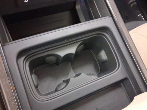 Used 2021 Land Rover Defender 90 S image 24