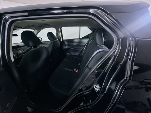 Used 2024 Nissan Kicks S image 25