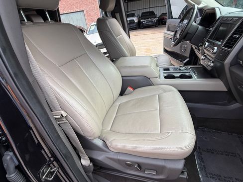 Used 2019 Ford Expedition XLT w/ Equipment Group 202A RWD image 17