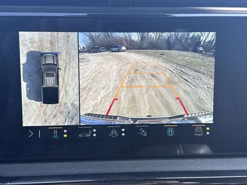 Used 2023 GMC Sierra 1500 AT4 w/ AT4 Premium Package image 17