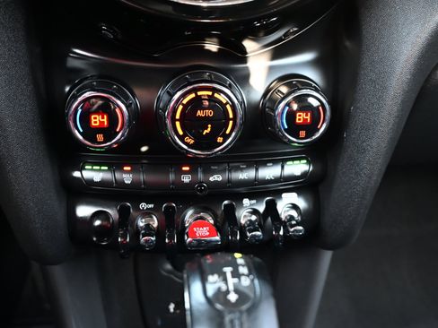 Used 2018 MINI Cooper Convertible image 19