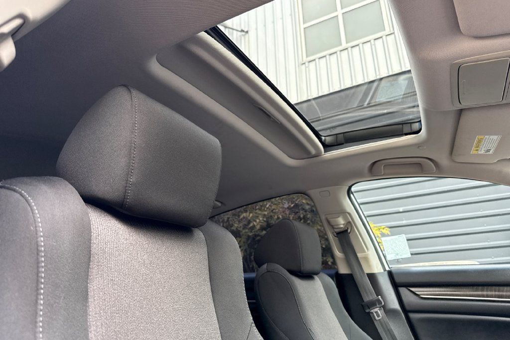 Used 2018 Honda Accord EX image 17