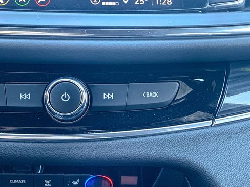 Used 2024 Buick Enclave Premium image 33