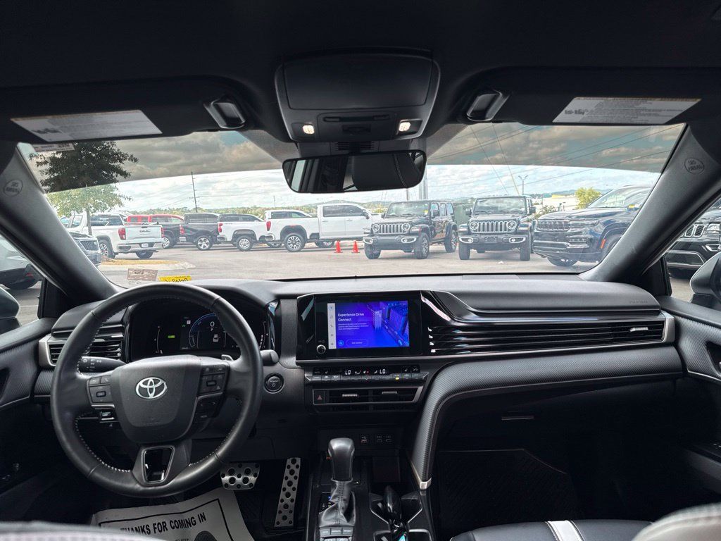 Used 2025 Toyota Camry SE w/ Convenience Package FWD image 21