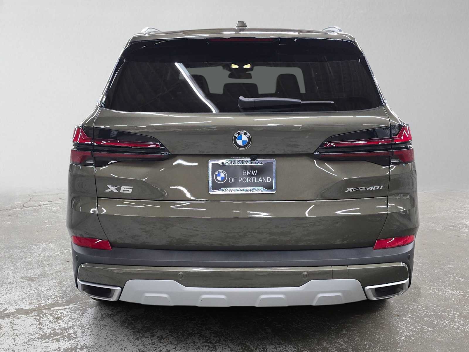 Used 2025 BMW X5 xDrive40i w/ Executive Package AWD/4WD image 4