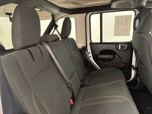 Used 2024 Jeep Wrangler Unlimited w/ Convenience Group image 16