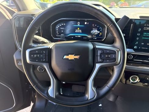 Used 2023 Chevrolet Silverado 1500 LT AWD/4WD image 20