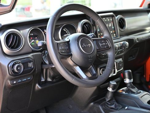 Used 2023 Jeep Wrangler Unlimited w/ Sun & Screen Package AWD/4WD image 27