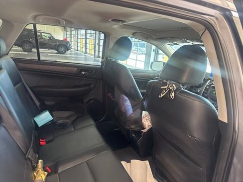 Used 2018 Subaru Outback 2.5i Limited AWD/4WD image 12